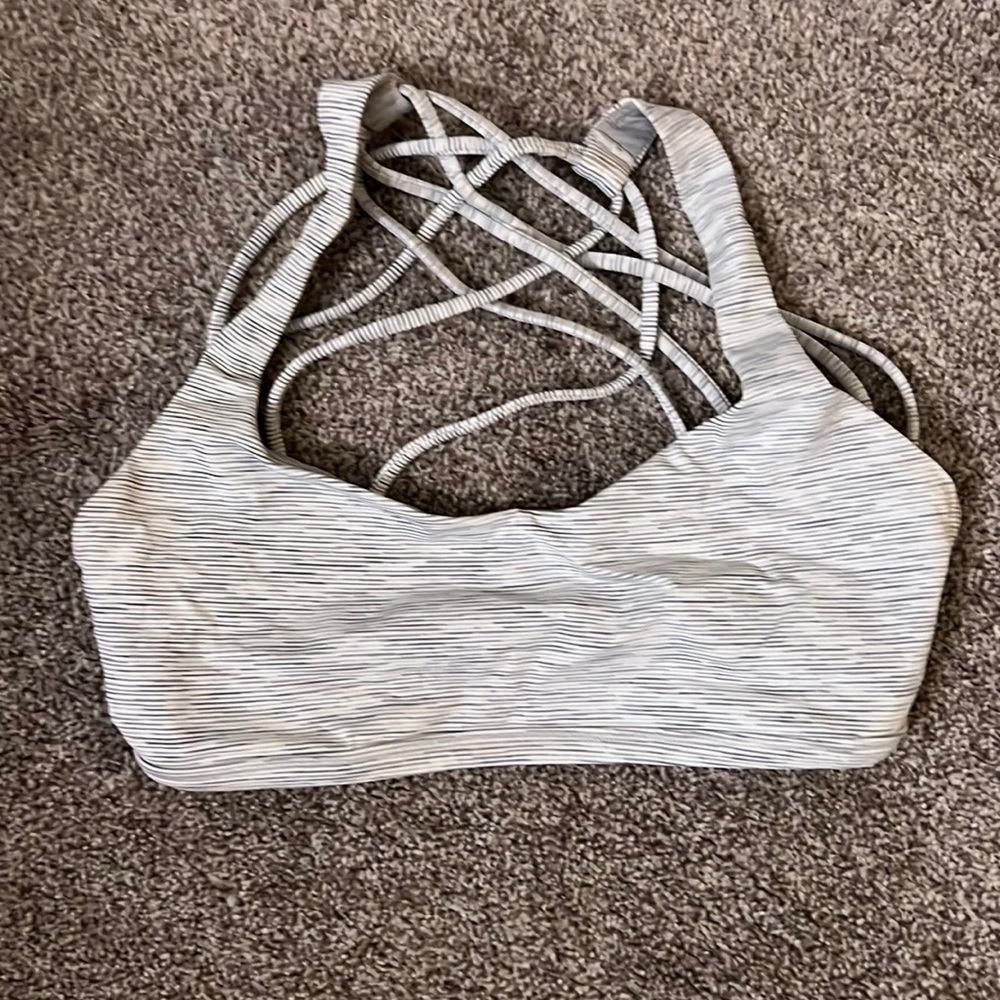 Lululemon sports bra